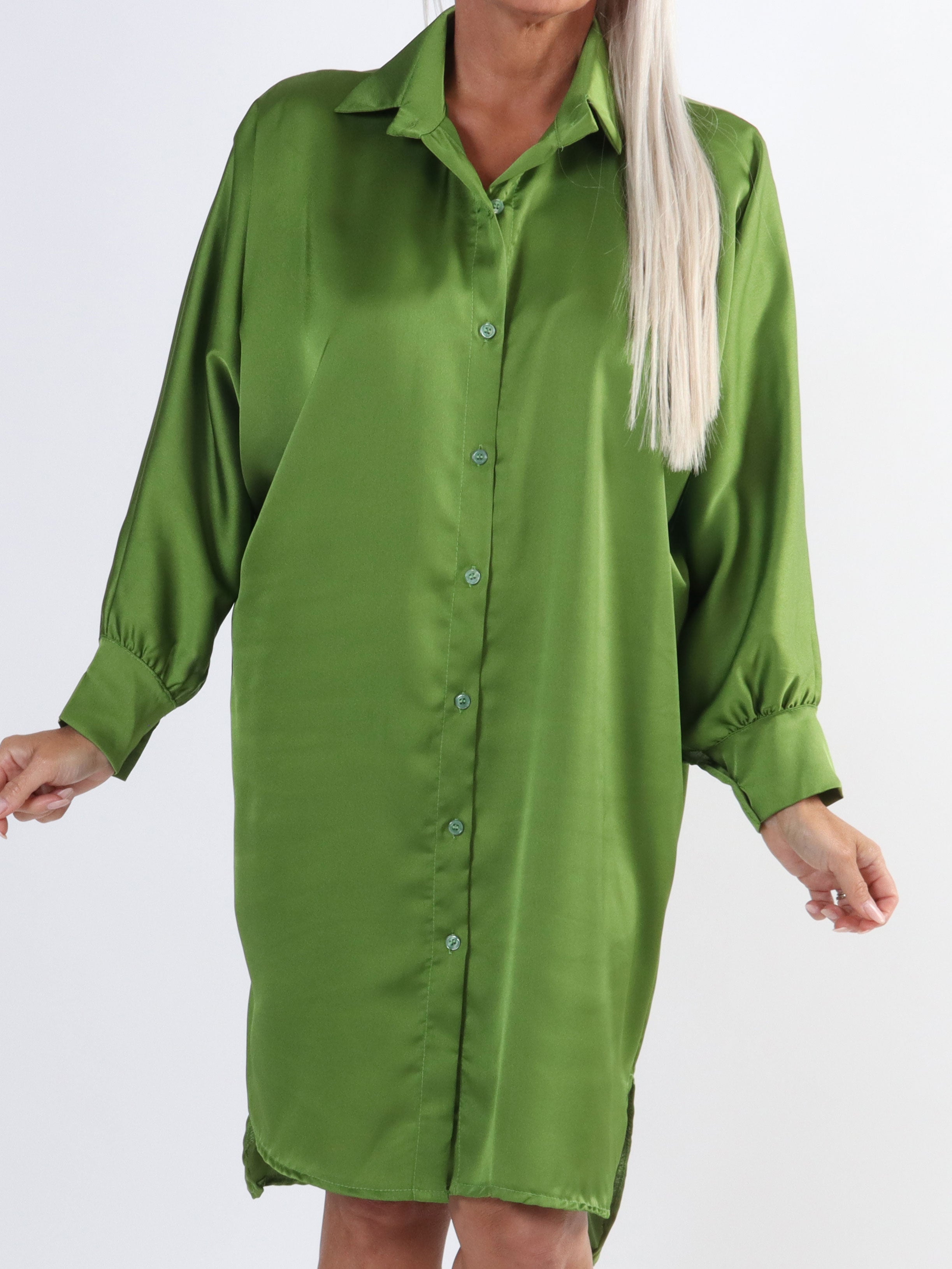 Hassel - Fin plus size skjortekjole i silkelook